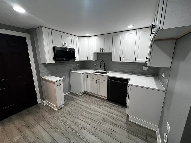 1307 S Kedzie Ave #BASEMENT — Photo 17