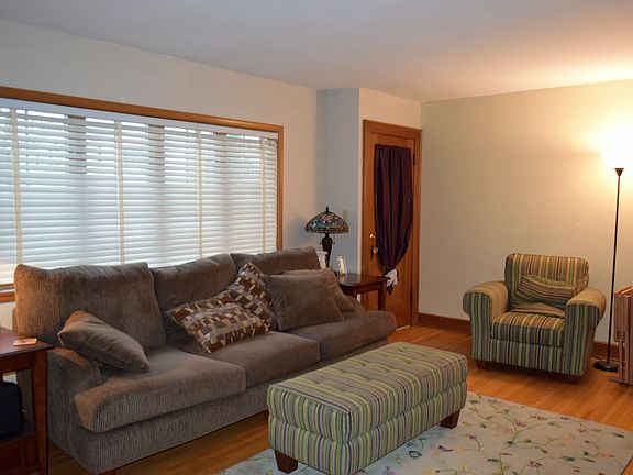 3rd image of 311 Stillwell Ave