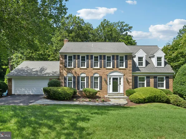 10182 Hillington Ct, Vienna, VA 22182