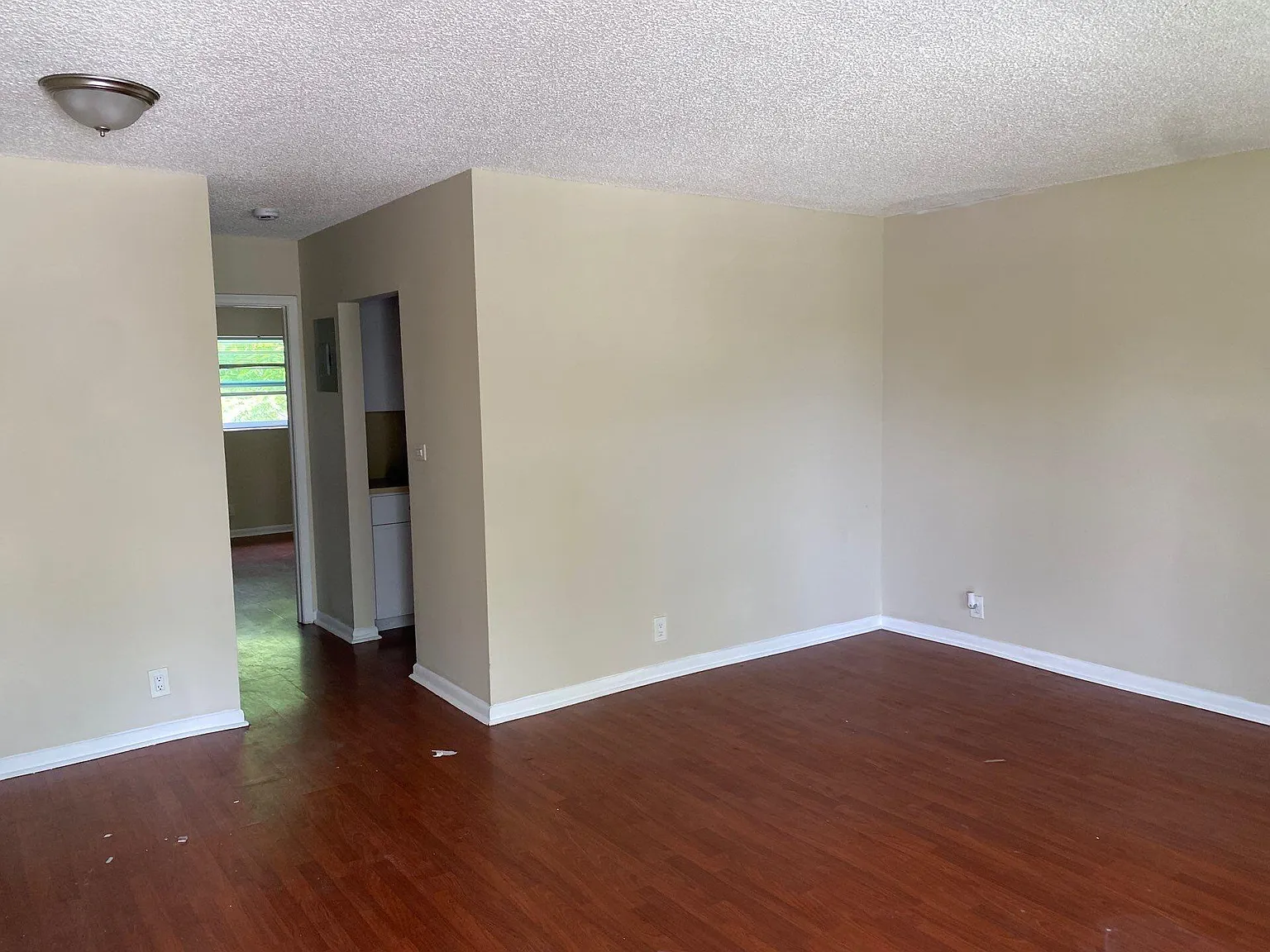 1 bed, 1.0 bath, 633 sqft, $1,500 — Photo 2