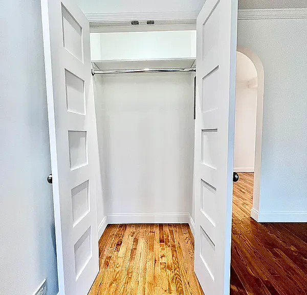 187 Meserole St #3R — Photo 7