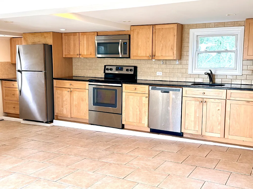 2 bed, 1.5 bath, $3,500 — Photo 1