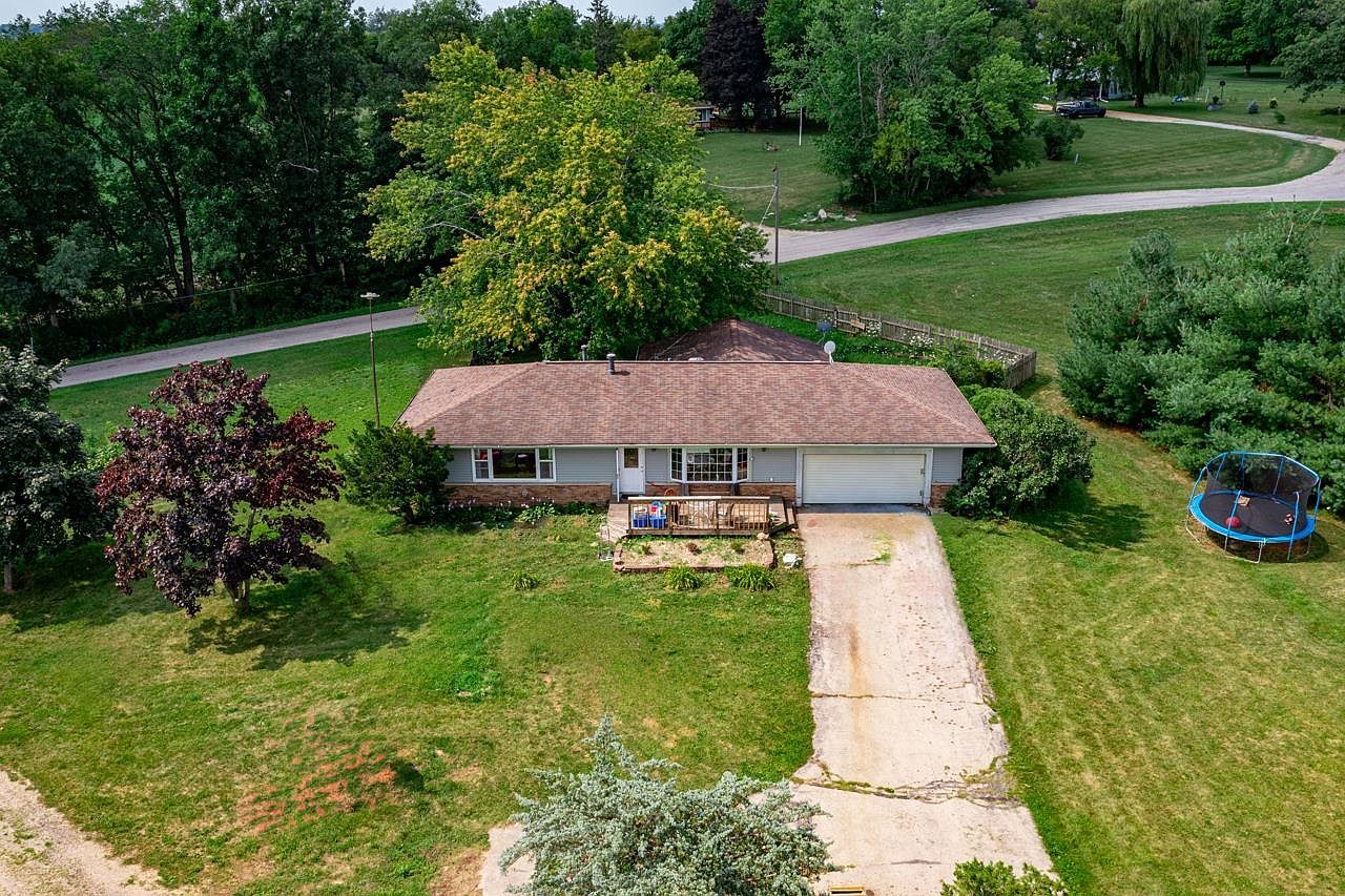 6813 Moody Rd, Rockton, IL 61072 MLS 202304364 Zillow