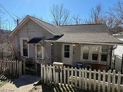 2nd image of 1074 Grant St