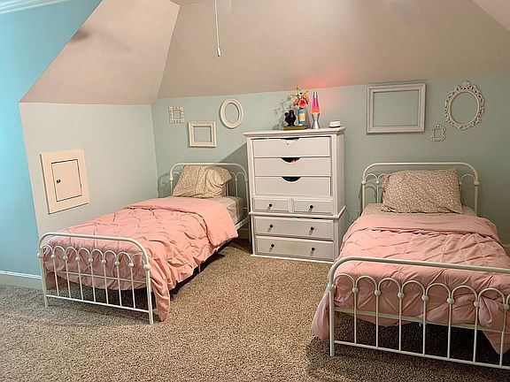 5th image of 501 Sandalwood Dr