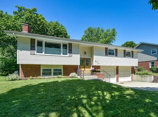 504 N Macarthur Dr, Palatine, IL 60074