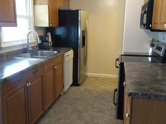 5th image of 1011 N Thornwood Ave