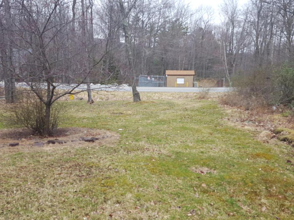 2nd image of 60 Holly Forest Rd
