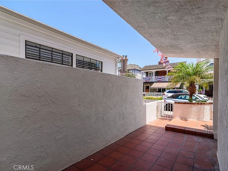 313 Diamond Ave — Photo 5