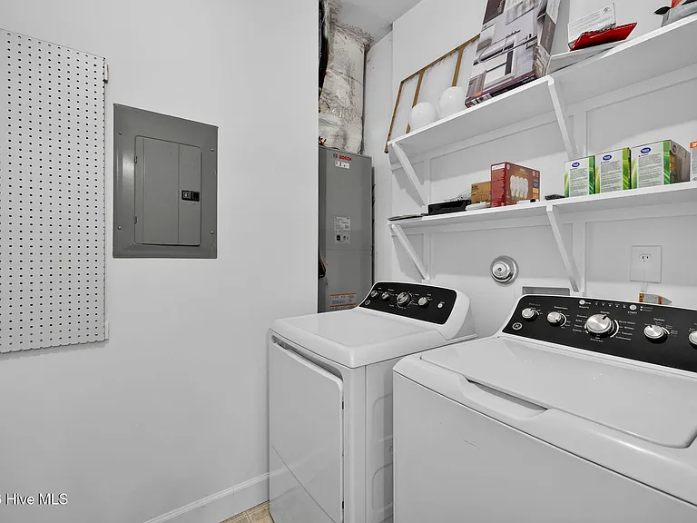 3901 Botsford Ct #101 — Photo 18
