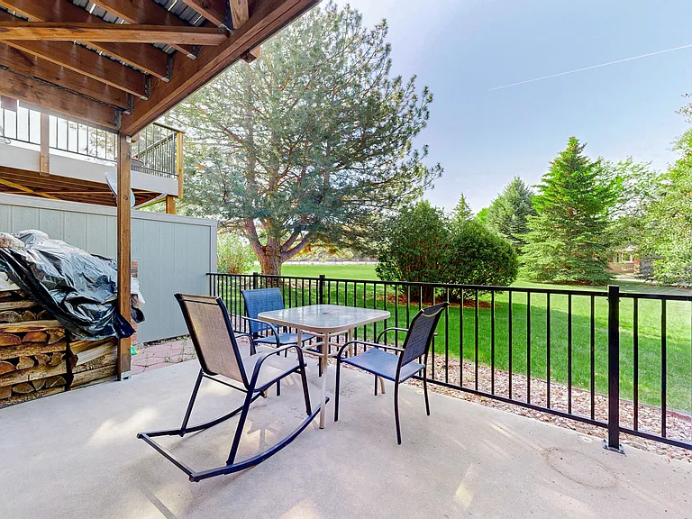 1404 Adriel Dr — Photo 42