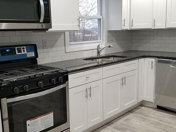 2nd image of 500 N Park Dr