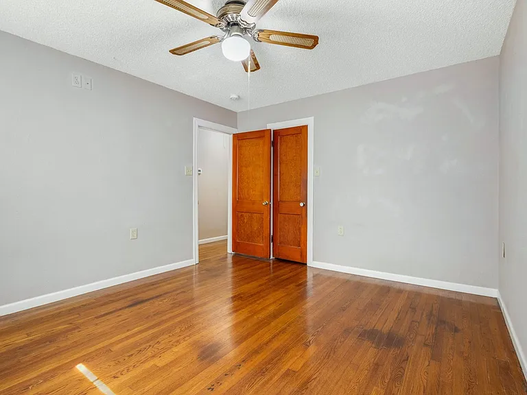 1413 53rd St — Photo 28