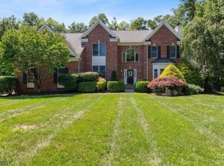 4 Kingsbrook Ct, Mendham, NJ 07945
