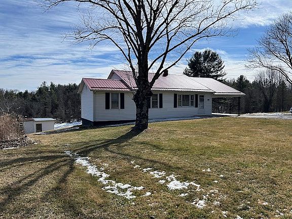 3rd image of 404 Oak Grove Rd