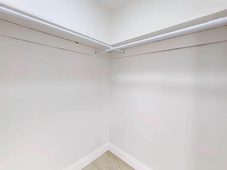 675 Martin Grove Rd — Photo 14