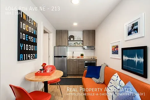 4046 8th Ave NE Photo 1