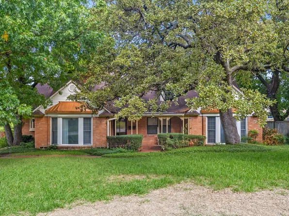 1513 Francis St, Carrollton, TX 75006