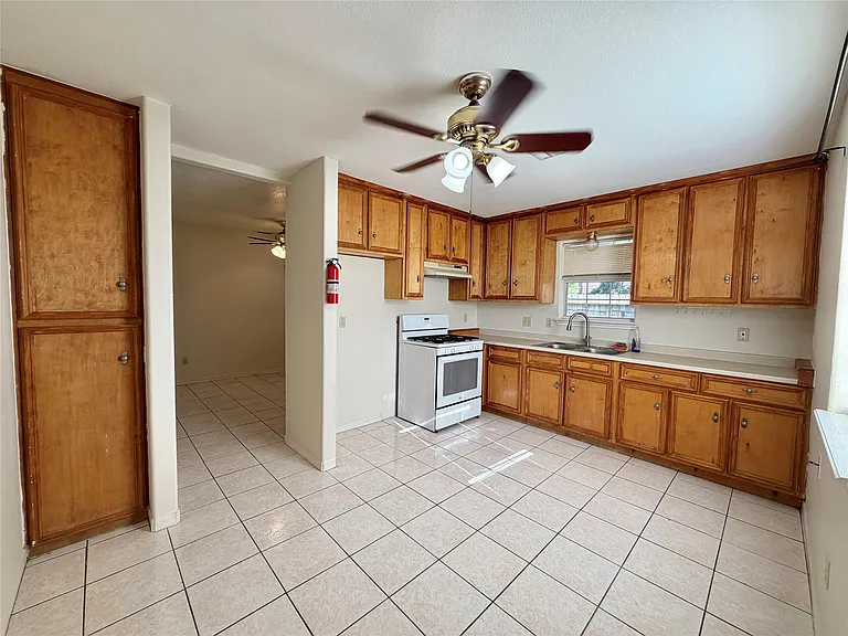 11102 Maize Ln #A — Photo 15