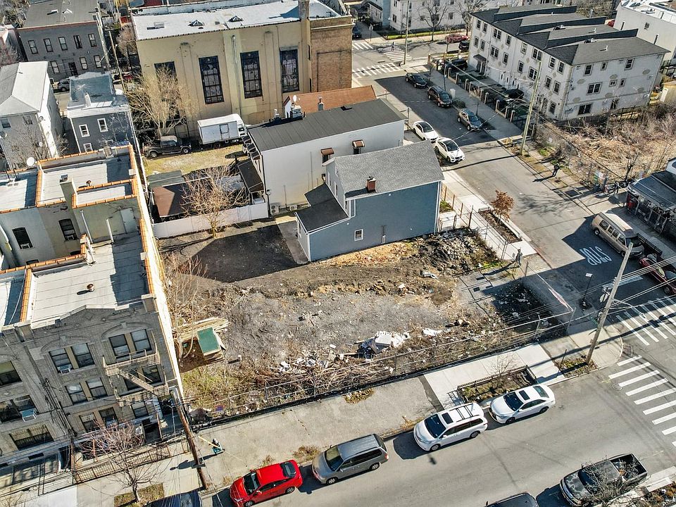1st image of 485 Glenmore Avenue