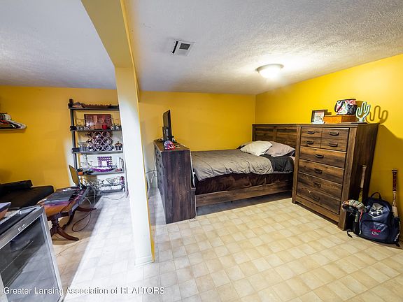 4th image of 355 E South St #353