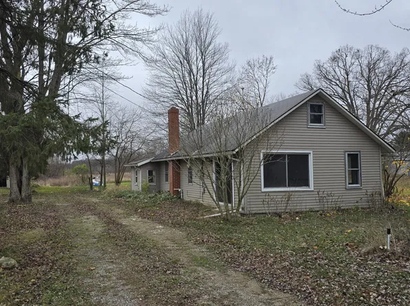 3780 Lake Pleasant Rd S, Osseo, MI 49266