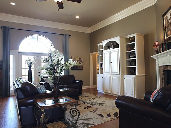 5th image of 401 Weavers Way