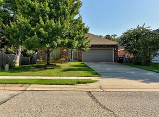3107 Stonepoint Dr, Edmond, OK 73034