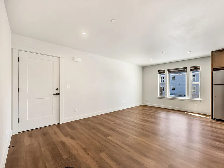 Jetty Stone Apartments — Photo 61