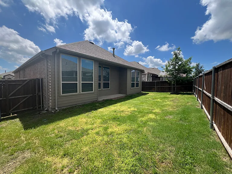 1120 Sheldon Dr — Photo 34