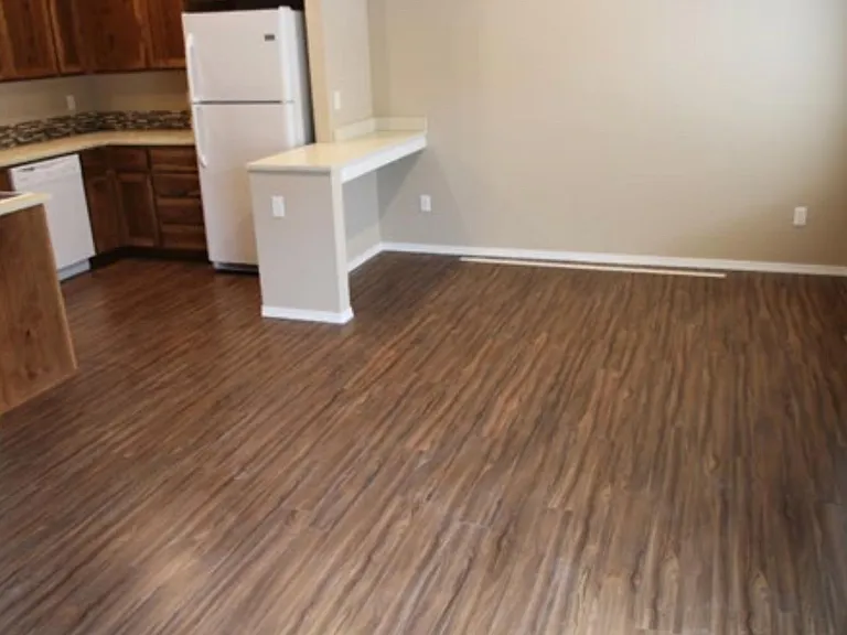 205 NW Meadow Lakes Dr — Photo 5