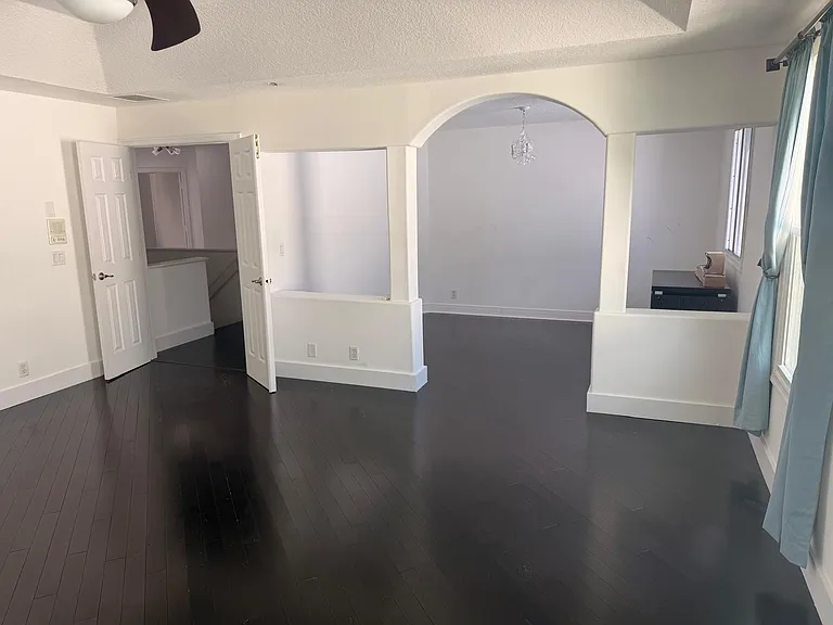 1226 Avondale Ln — Photo 11
