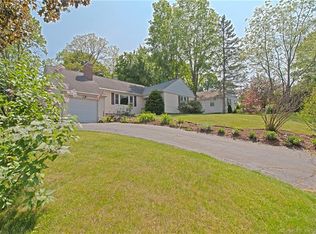 15 Braeburn Rd, West Hartford, CT 06107