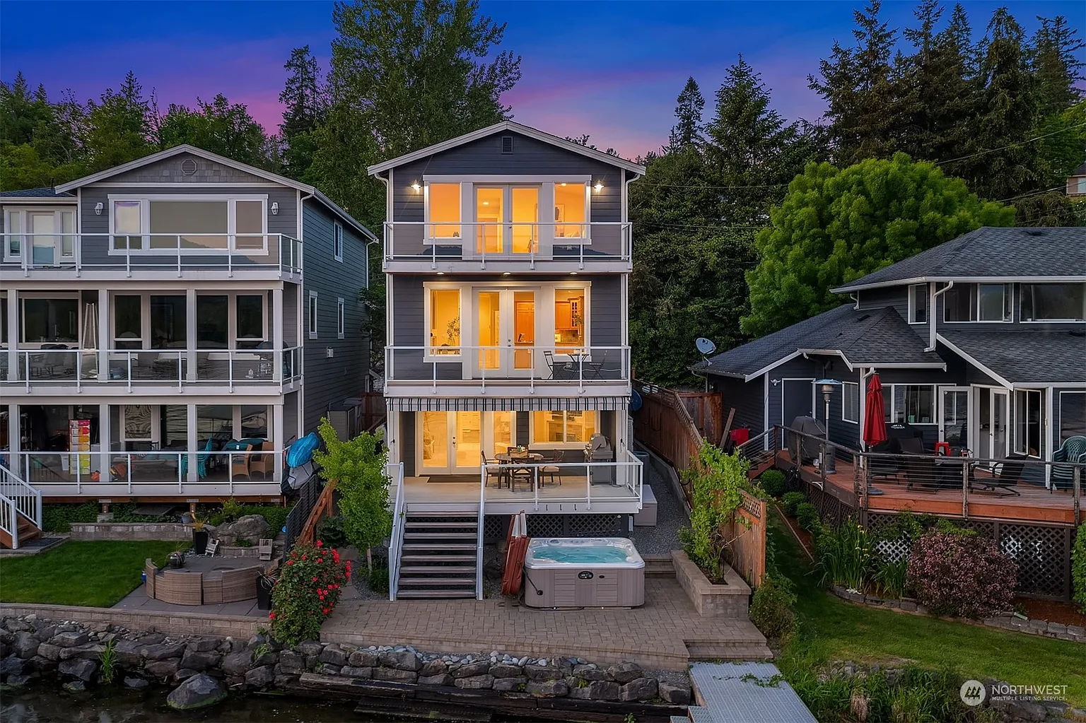 4287 E Lake Sammamish Shore Lane SE photo 1