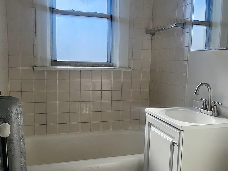 7726 S Jeffery Blvd #3W — Photo 15
