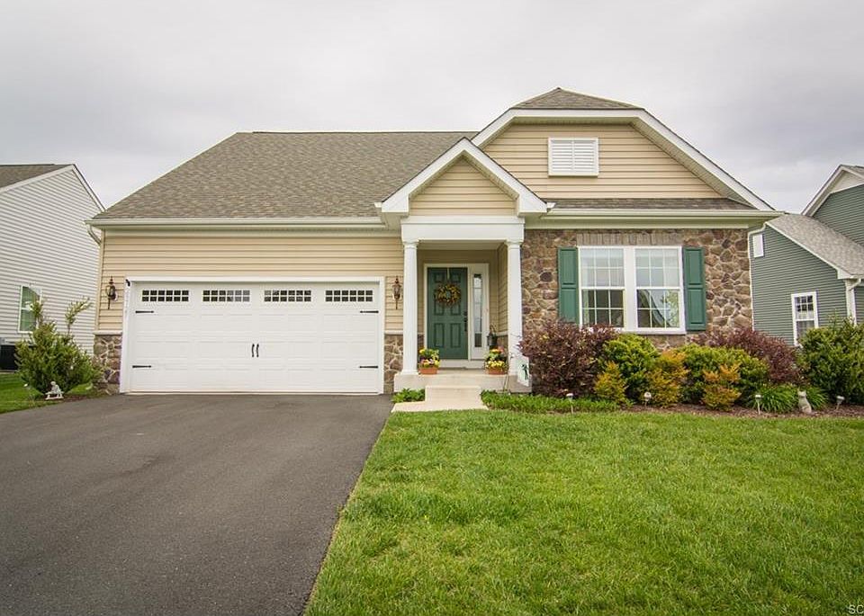1st image of 29727 Vincent Village Dr