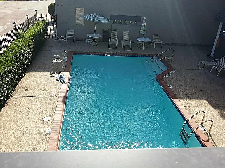 1300 Augusta Dr #32 — Photo 18