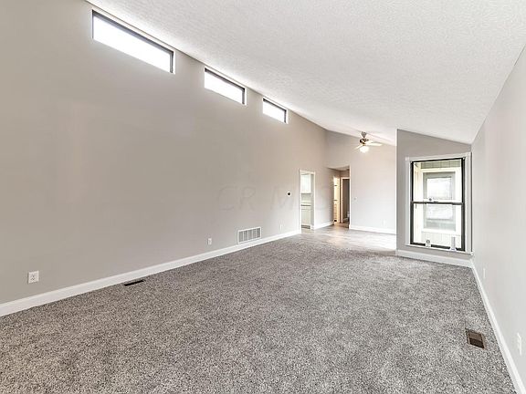 4th image of 371 Halsbury Cir