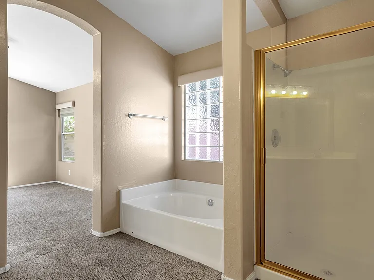 647 W Fremont Dr — Photo 30