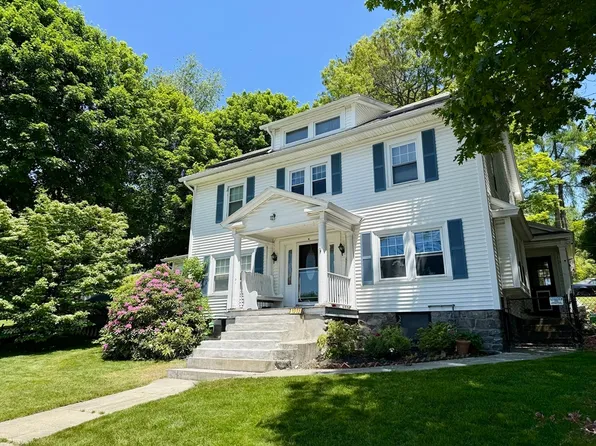 1013 Pleasant St, Worcester, MA 01602