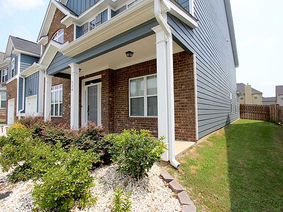 3rd image of 334 Bella Rose Dr