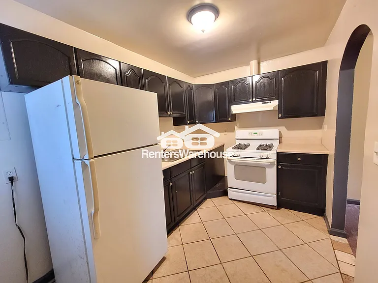 1056 Regent St SW #B — Photo 7