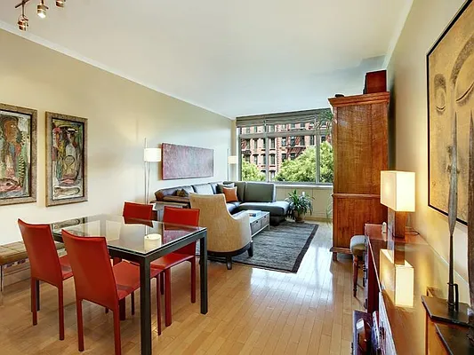 Sold by Sotheby's International Realty | media 14