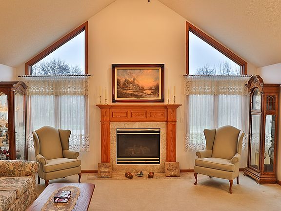 3rd image of 2212 Bos Landen Dr #2