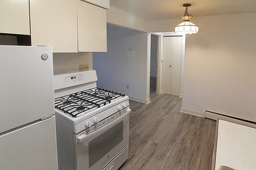 600 Allenby Ave #1 Photo 1