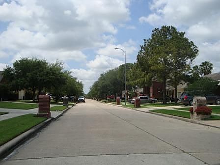 3rd image of 5109 Parkcrest Dr