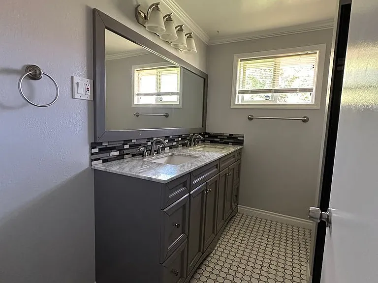 5301 Bel Aire Dr — Photo 14