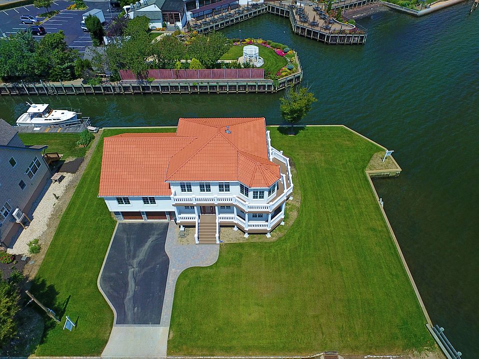 1st image of 33 Harbor Pl