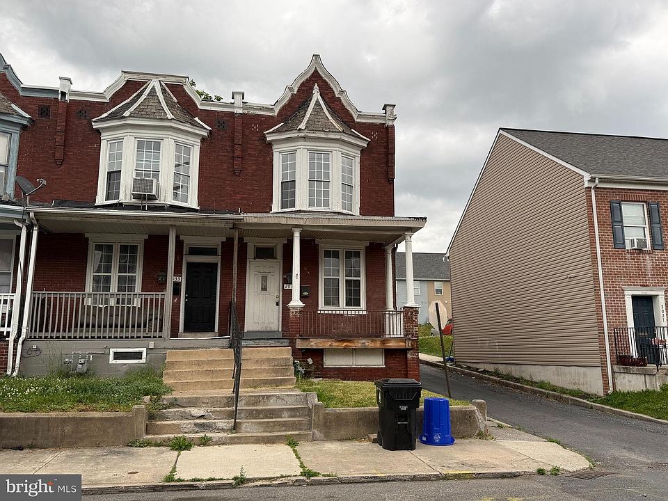 1st image of 2031 N 4th St