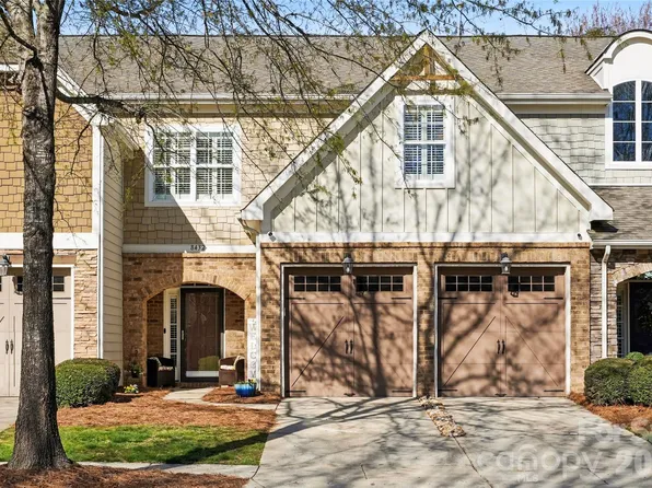 8432 Loxton Cir, Charlotte, NC 28214